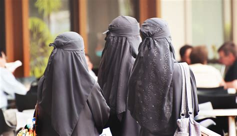 vrouw bevredigen islam|Polygynie in de Islam